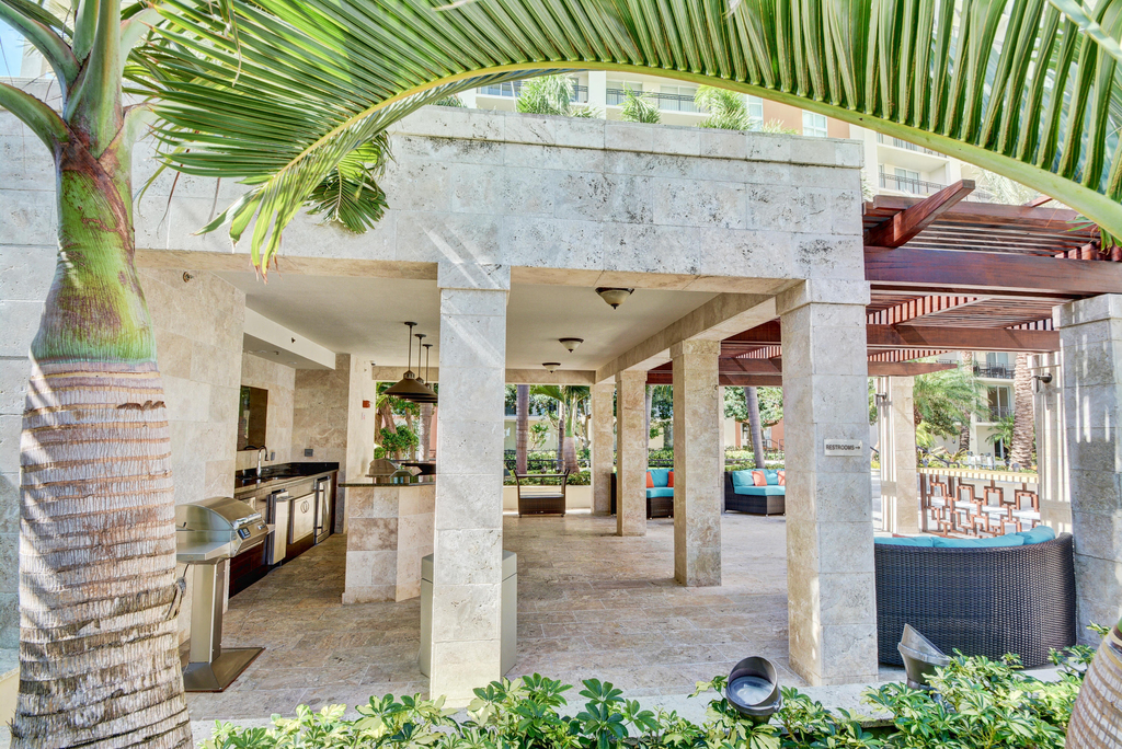 550 Okeechobee Boulevard - Photo 12