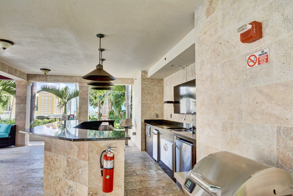 550 Okeechobee Boulevard - Photo 8