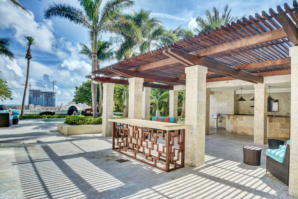 550 Okeechobee Boulevard - Photo 3