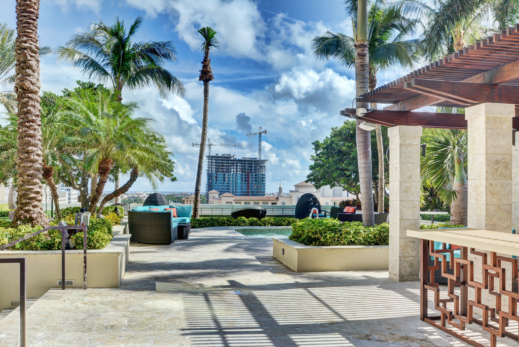 550 Okeechobee Boulevard - Photo 4
