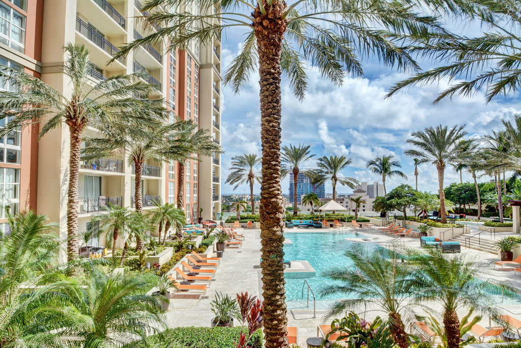 550 Okeechobee Boulevard - Photo 1