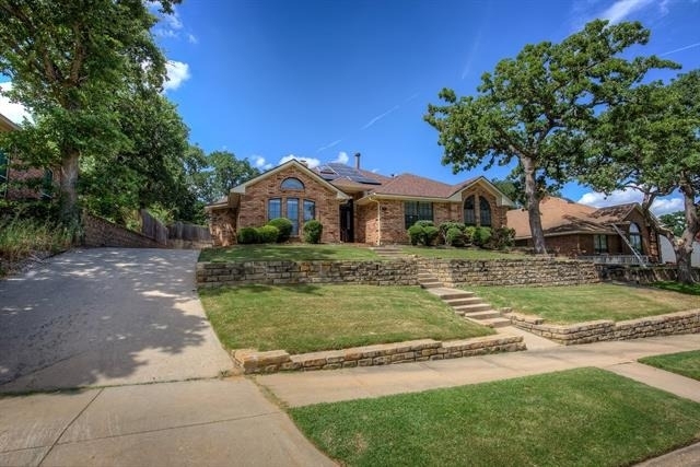 3914 Meadow Drive - Photo 1