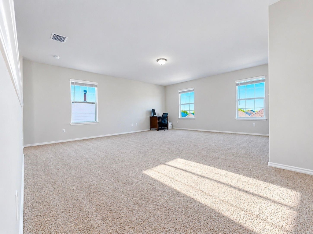 902 Feldspar Way - Photo 11