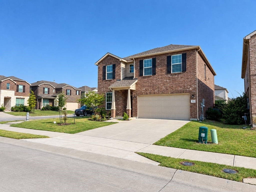 902 Feldspar Way - Photo 1
