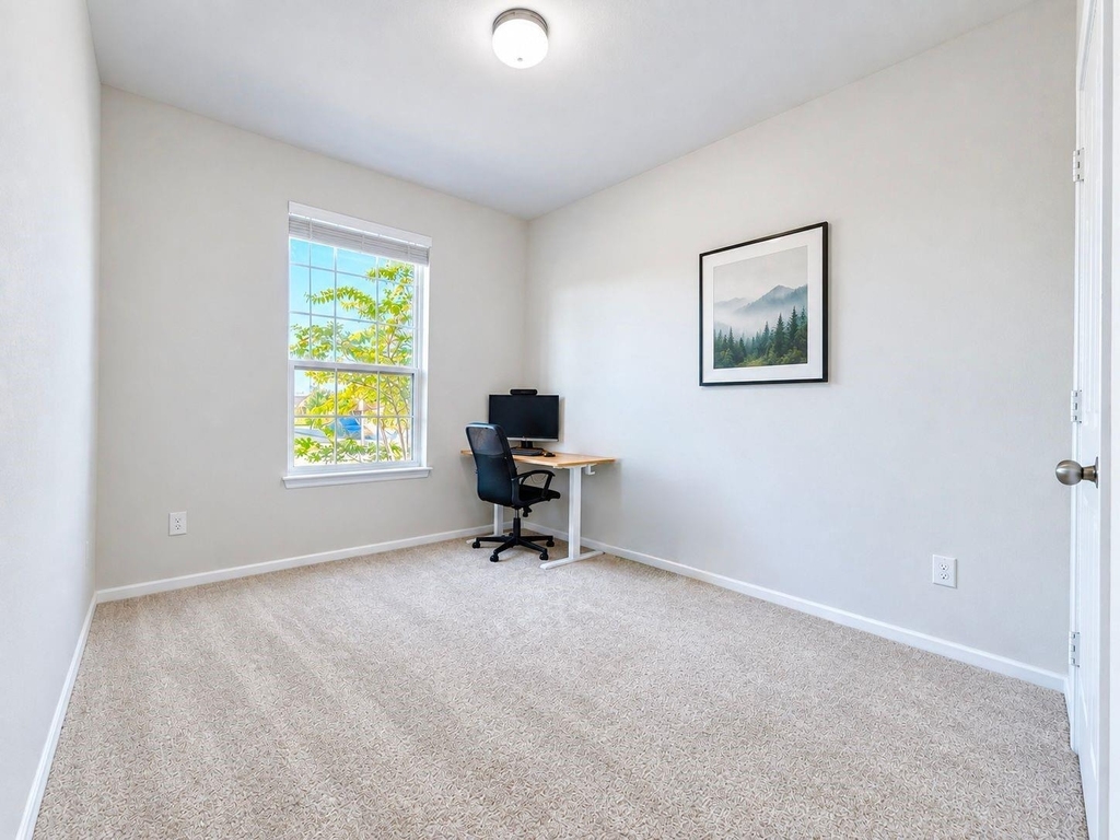 902 Feldspar Way - Photo 8