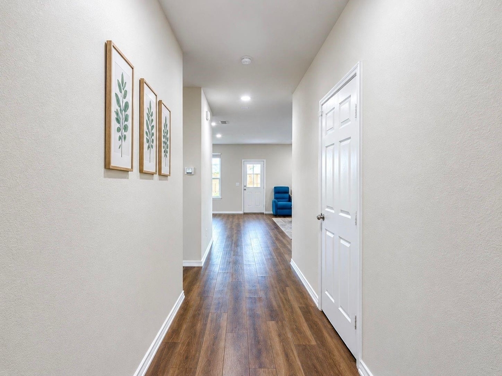 902 Feldspar Way - Photo 2
