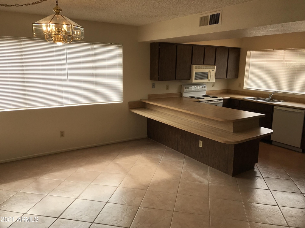 1653 W Plana Avenue - Photo 6