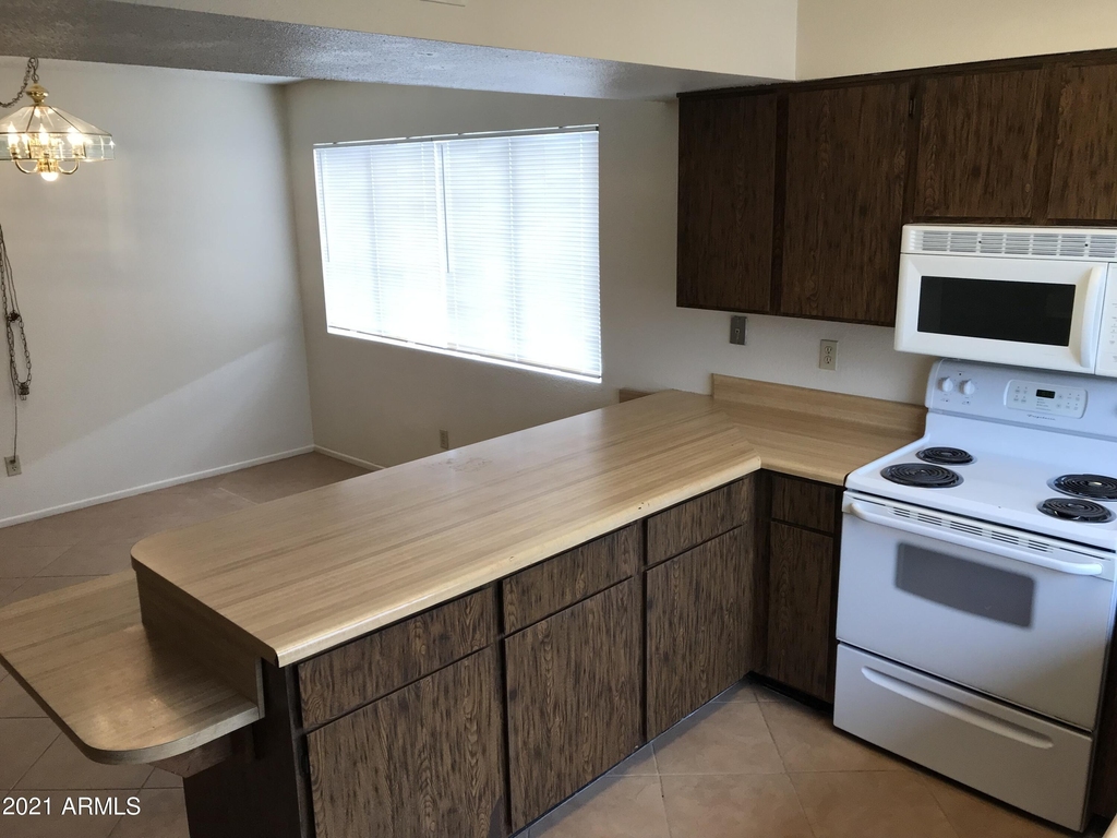 1653 W Plana Avenue - Photo 9
