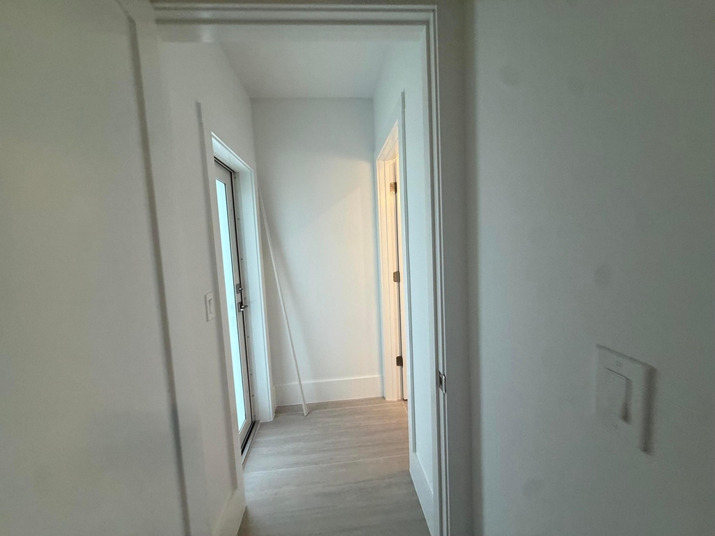 11222 61st Street N - Photo 10