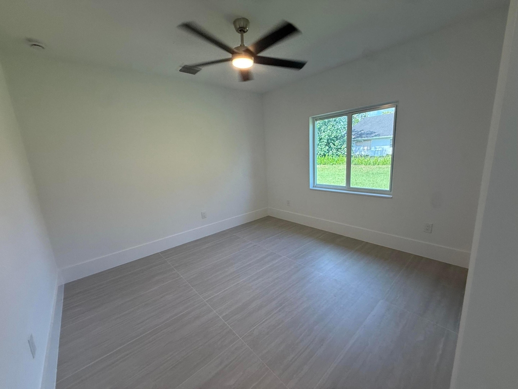11222 61st Street N - Photo 18