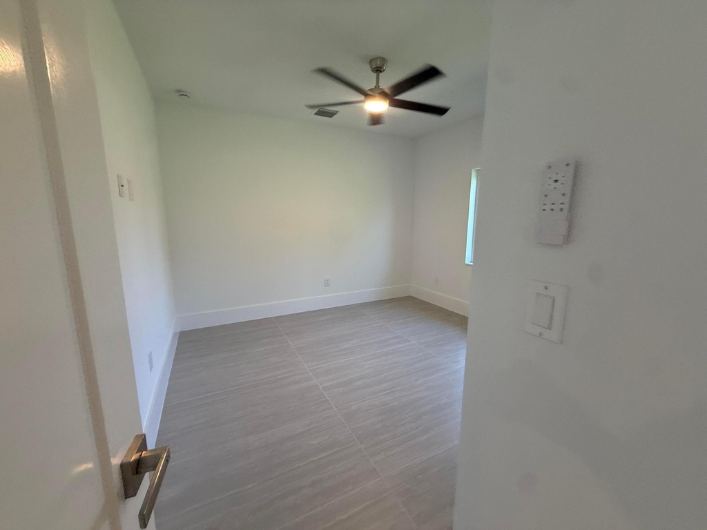 11222 61st Street N - Photo 19
