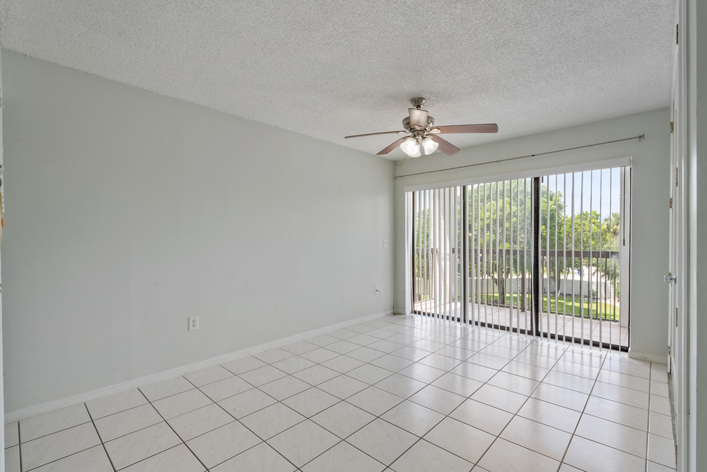 701 Nw 19th Street - Photo 2