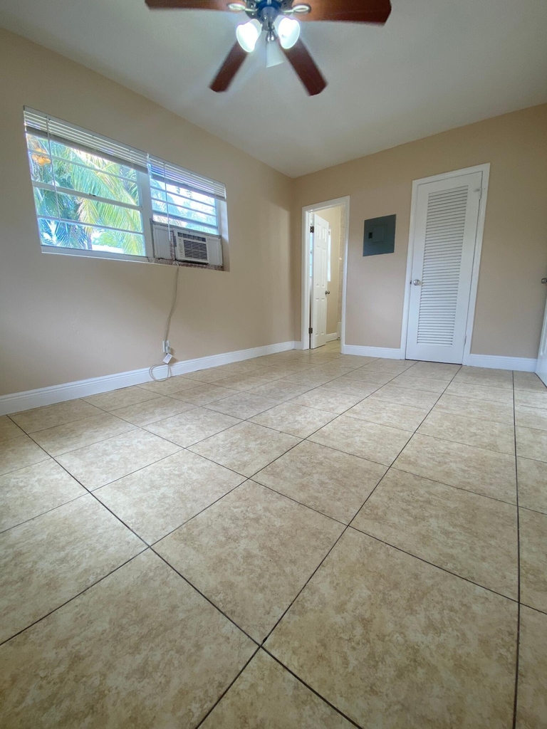 4820 Maine Street - Photo 4