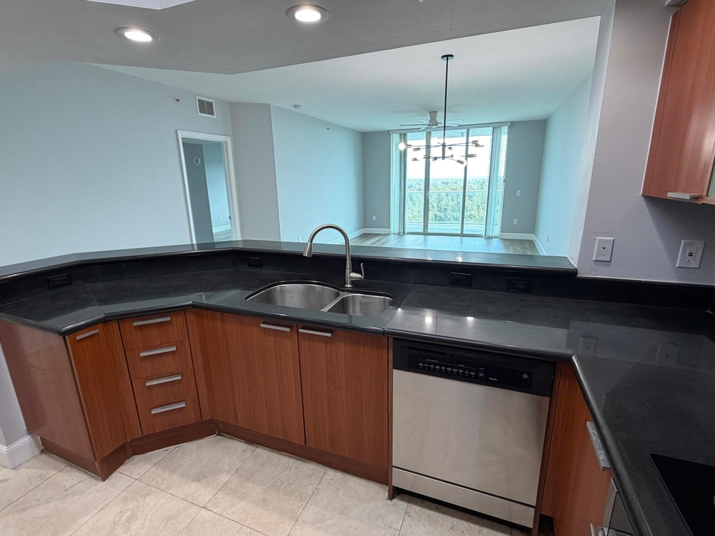 15051 Royal Oaks Lane - Photo 7