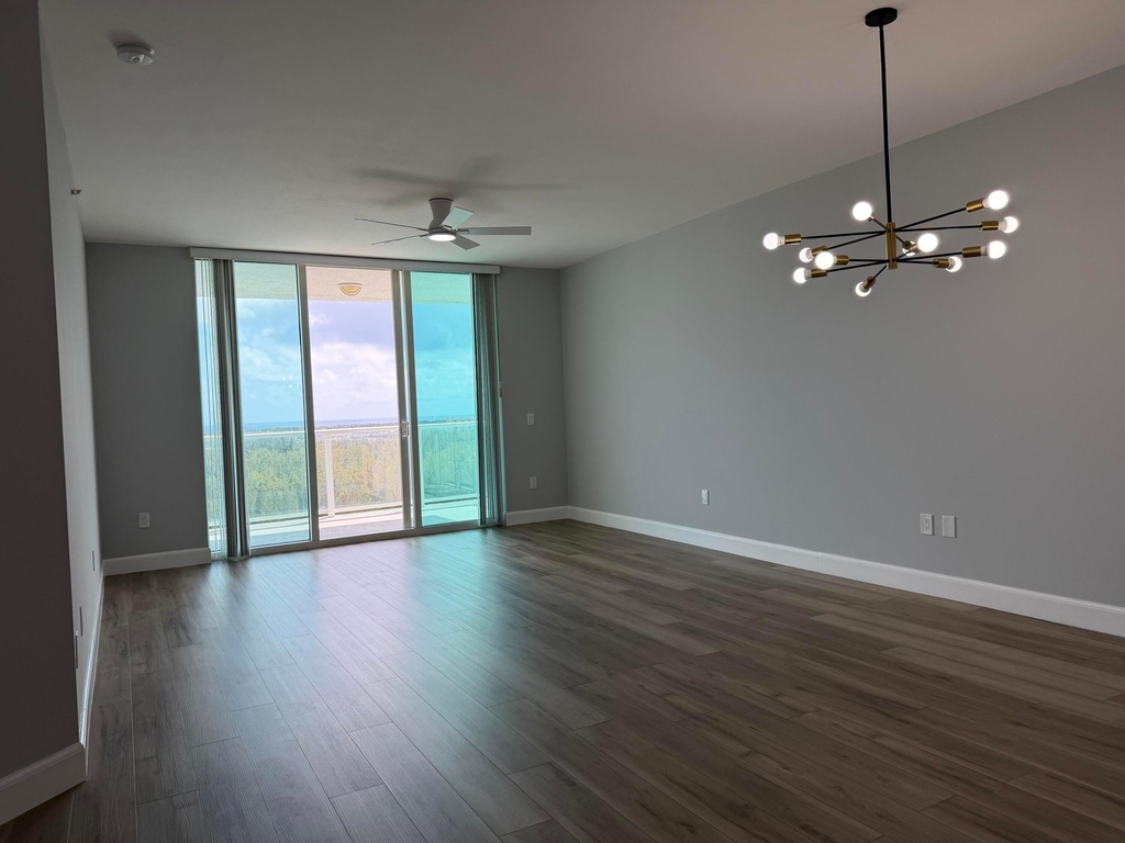 15051 Royal Oaks Lane - Photo 2