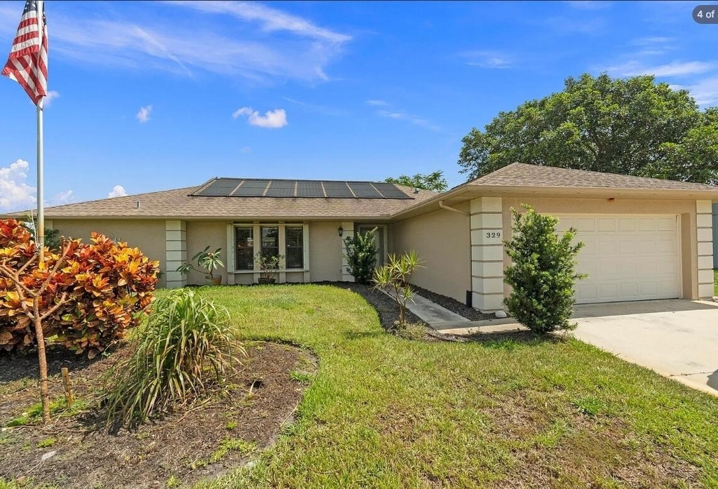 329 Se Oakridge Drive - Photo 0