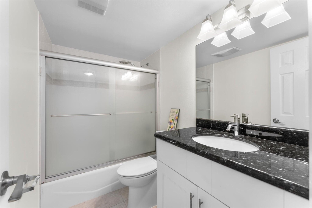 4240 Oaks Terrace - Photo 24