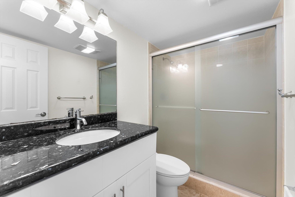 4240 Oaks Terrace - Photo 27