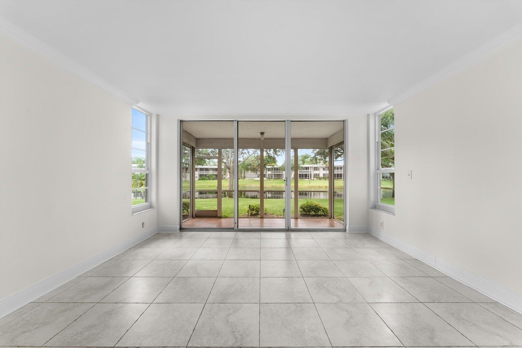 4240 Oaks Terrace - Photo 14