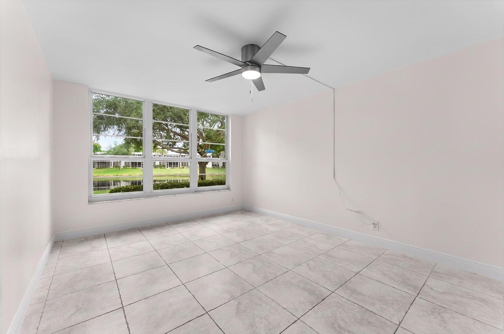 4240 Oaks Terrace - Photo 17