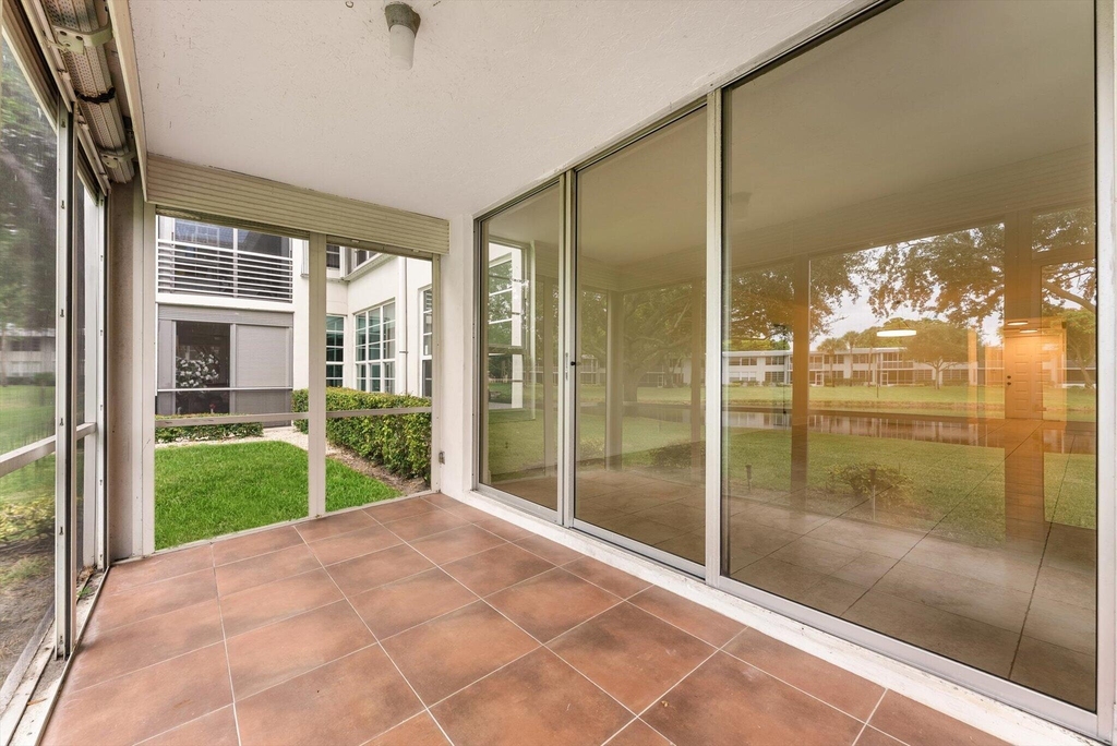 4240 Oaks Terrace - Photo 16