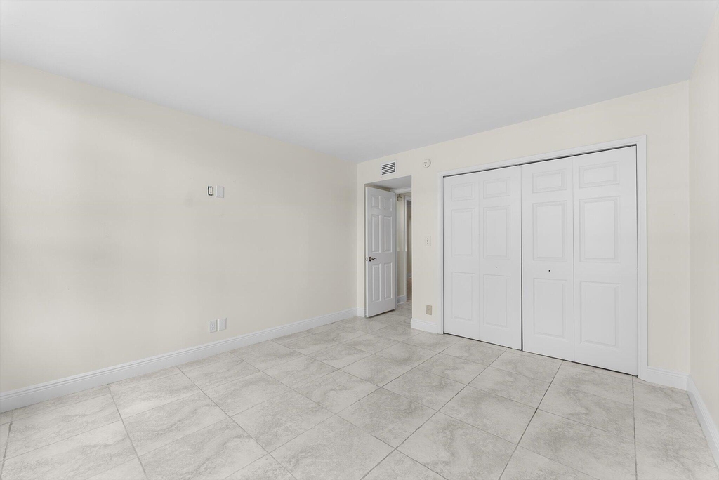 4240 Oaks Terrace - Photo 26