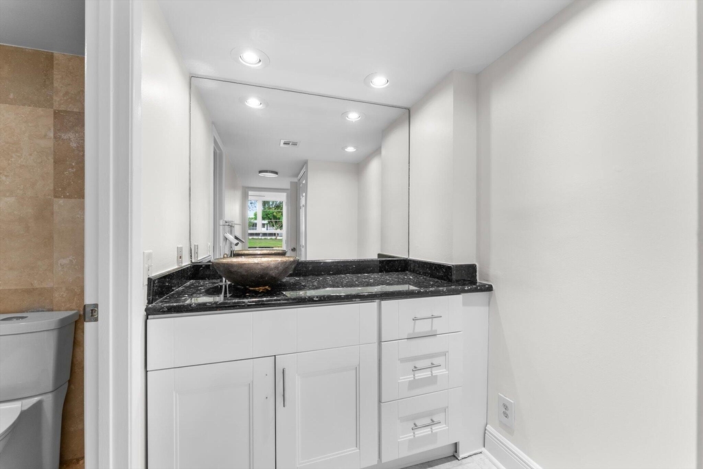 4240 Oaks Terrace - Photo 19