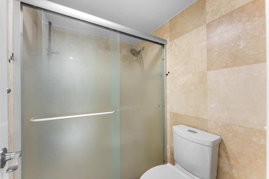 4240 Oaks Terrace - Photo 21