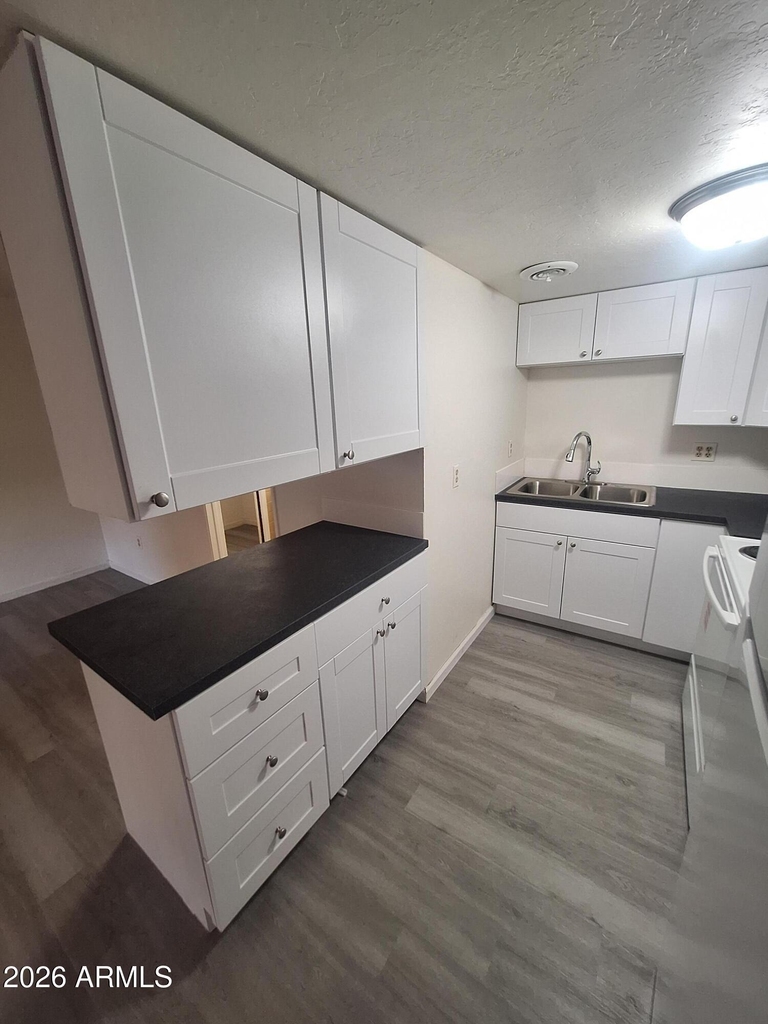 36 W Pasadena Avenue - Photo 3