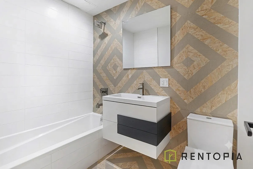854 Metropolitan Avenue - Photo 9