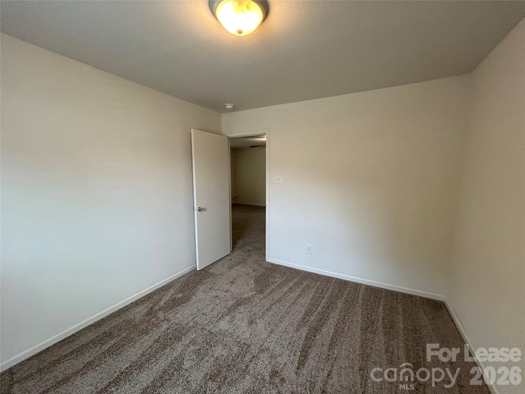 3015 Meadow Knoll Drive - Photo 13