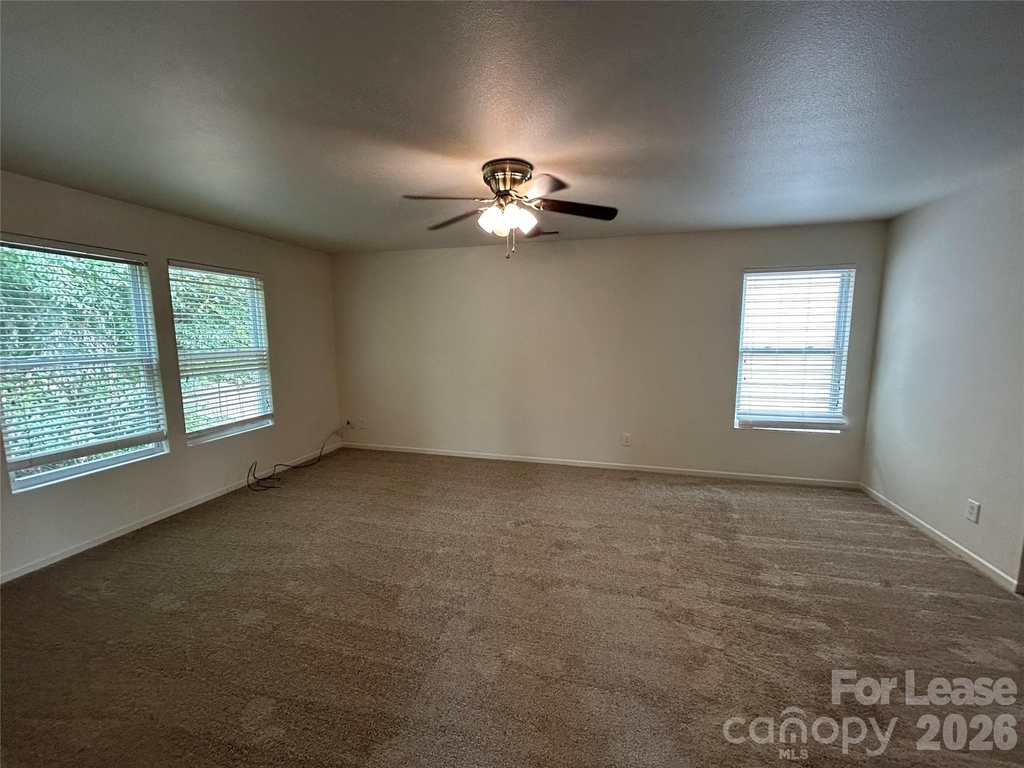 3015 Meadow Knoll Drive - Photo 14