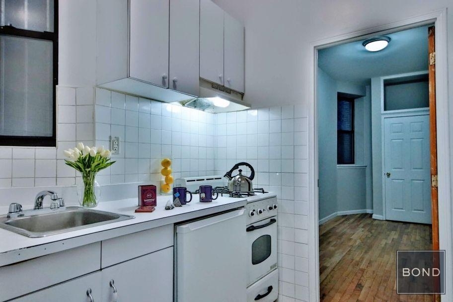 112 East 7th Street - Photo 2