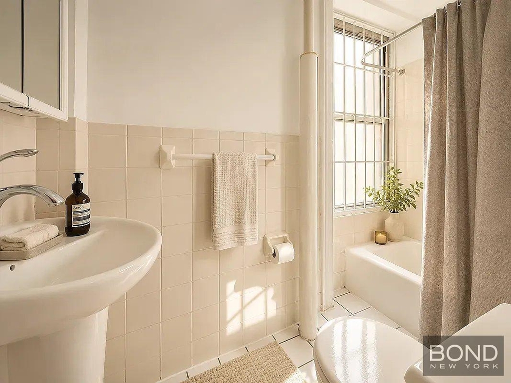 515 West 111th Street - Photo 4