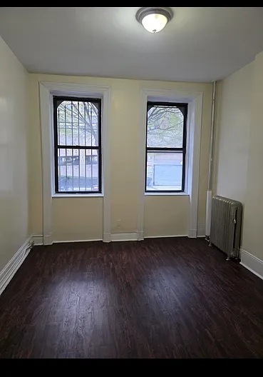 309 W 11TH ST - Photo 1