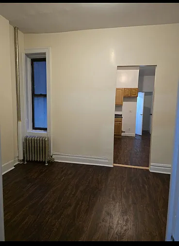 309 W 11TH ST - Photo 3
