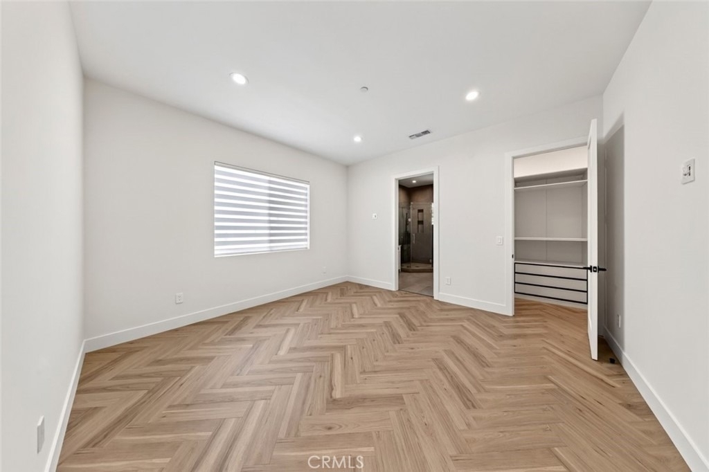 8018 Shadyglade Avenue - Photo 33