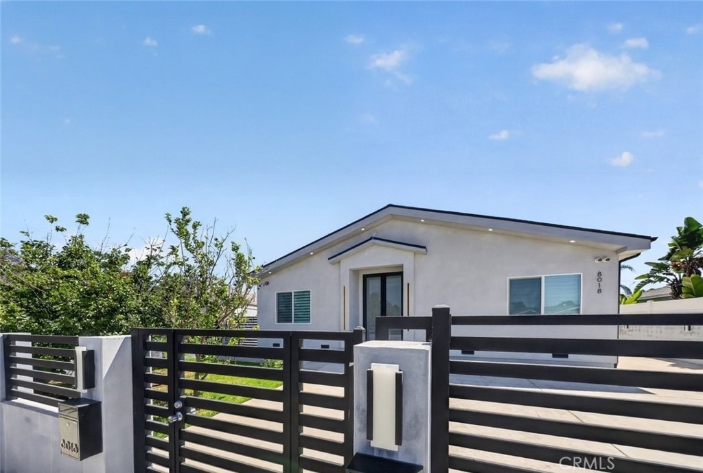 8018 Shadyglade Avenue - Photo 7