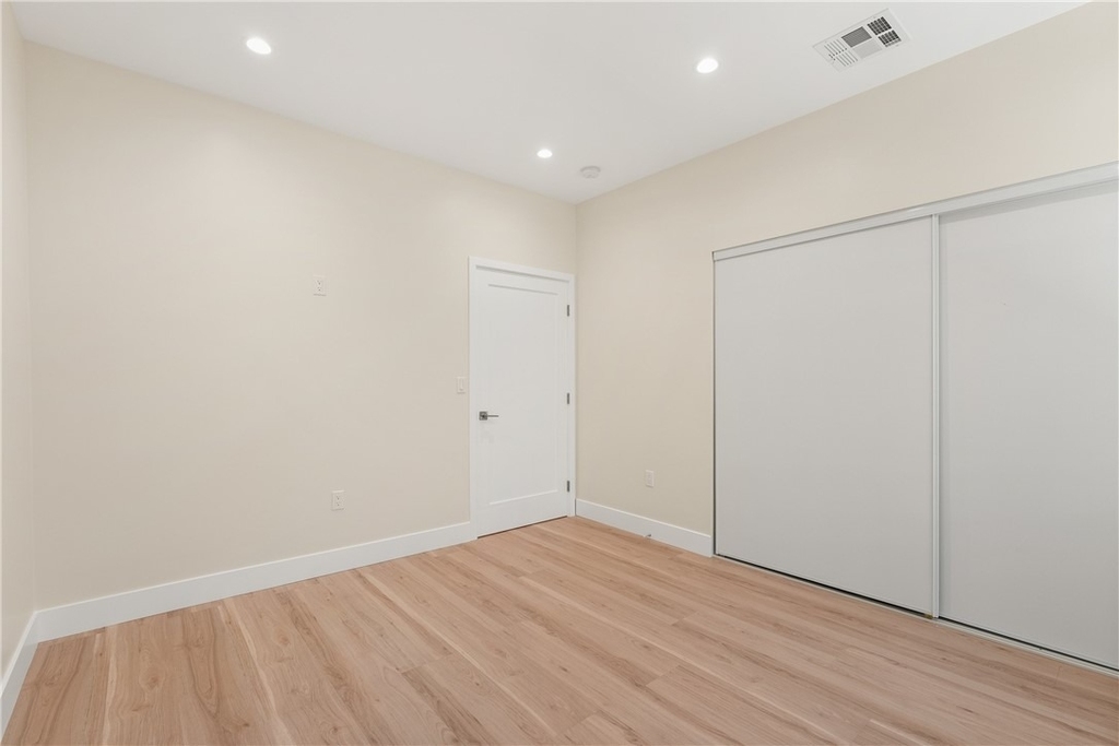 14924 Kittridge St - Photo 9