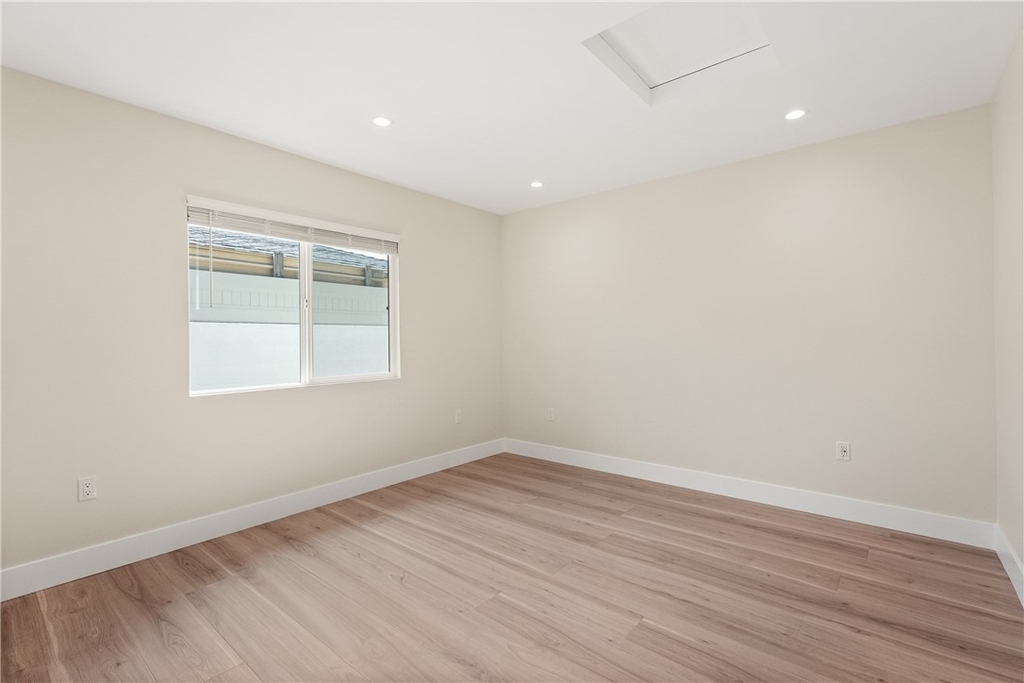 14926 1/2 Kittridge Street - Photo 5