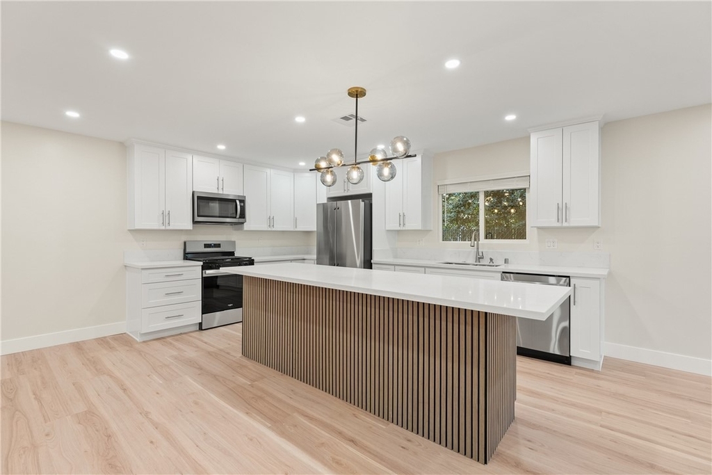 14926 Kittridge St - Photo 5