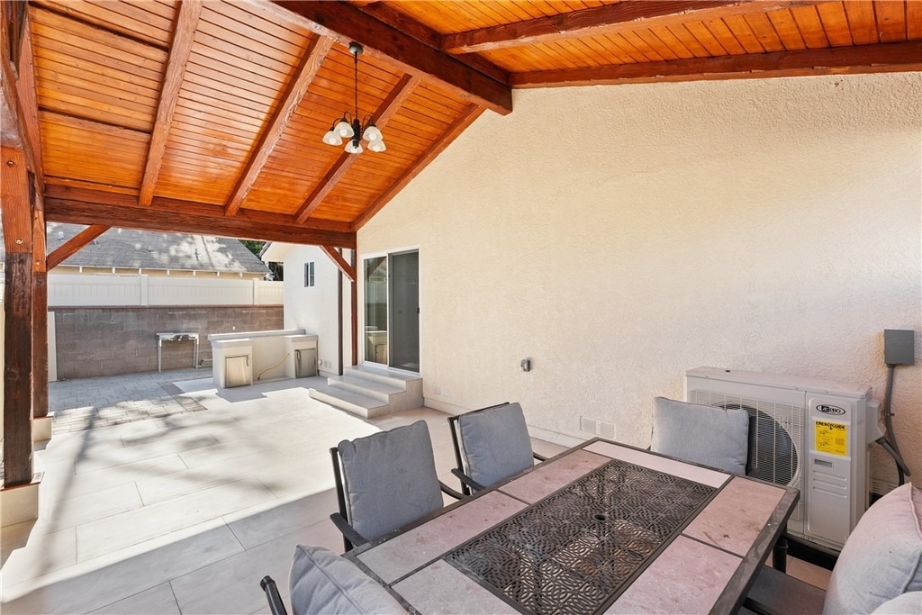 14926 Kittridge St - Photo 17