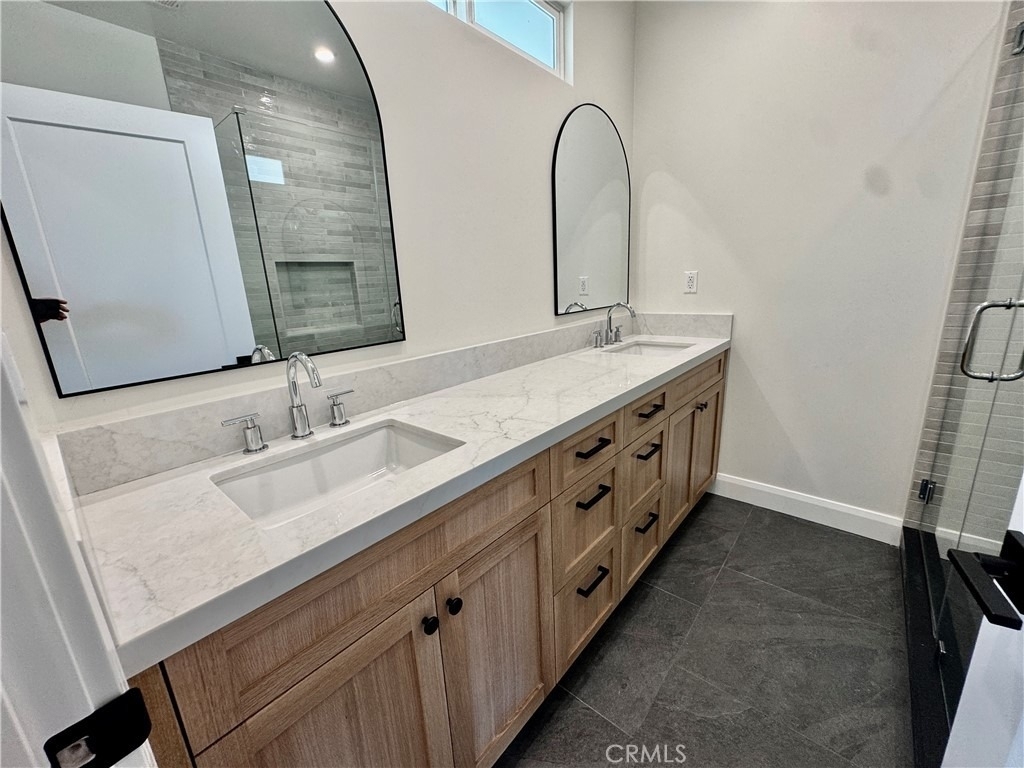 108 S Guadalupe - Photo 7