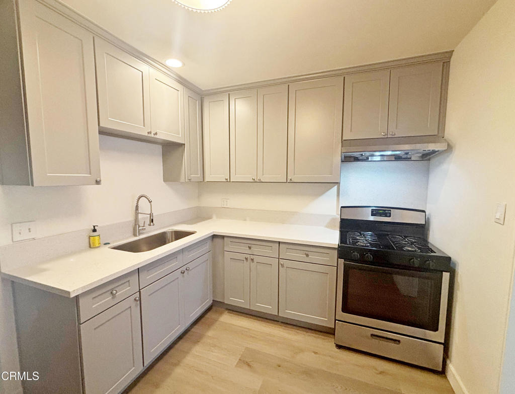 5612 Glickman Avenue - Photo 3
