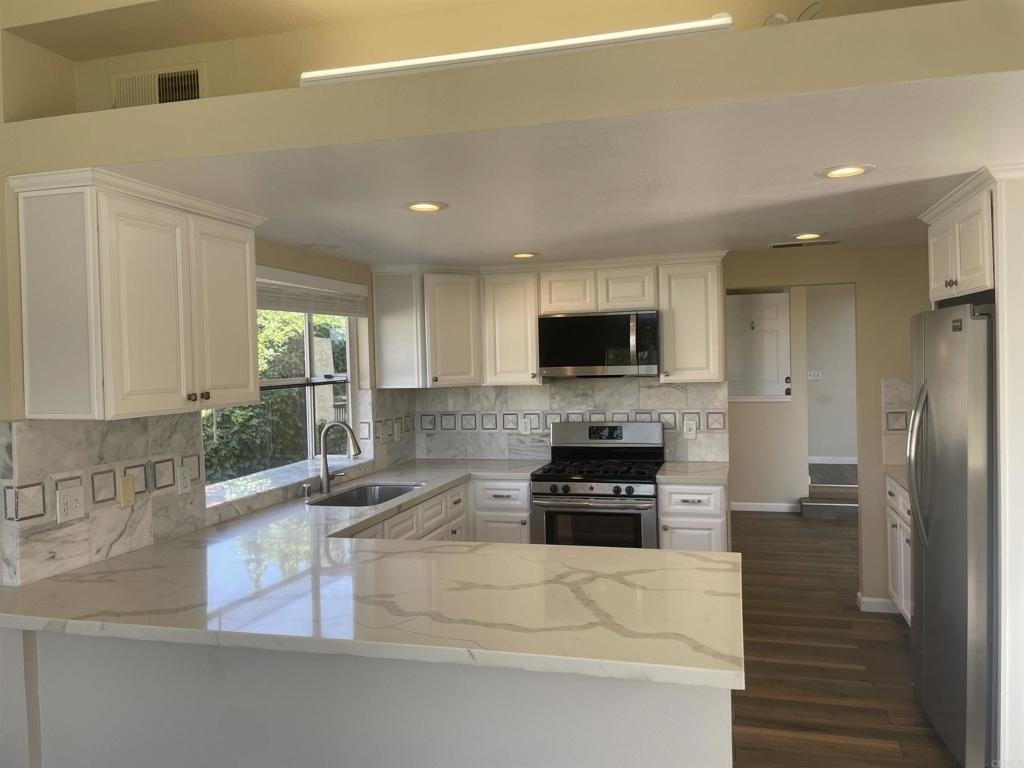 2415 Levante Street - Photo 0