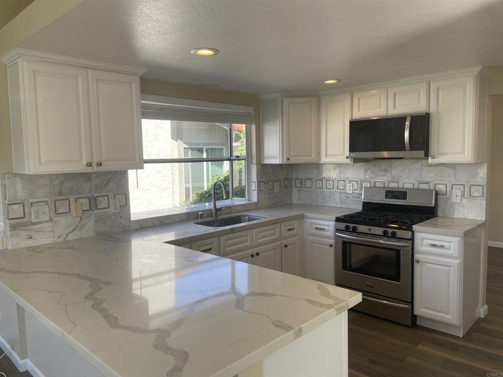 2415 Levante Street - Photo 4