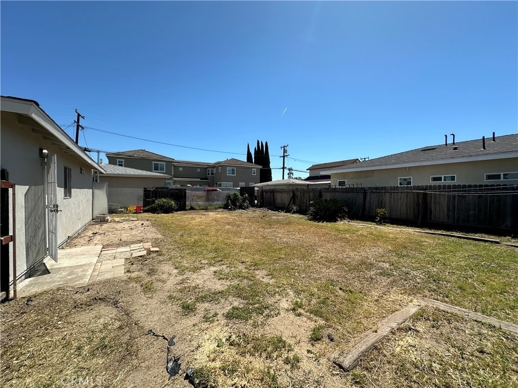 4754 Grace Avenue - Photo 12