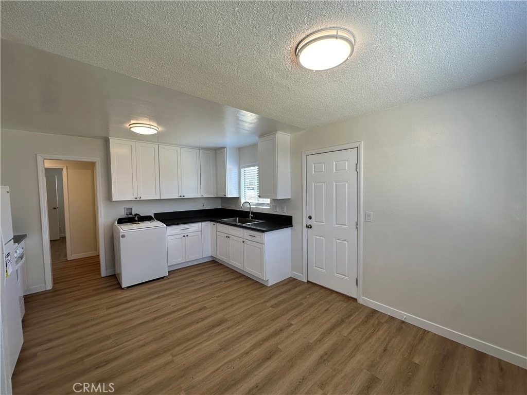 4754 Grace Avenue - Photo 4