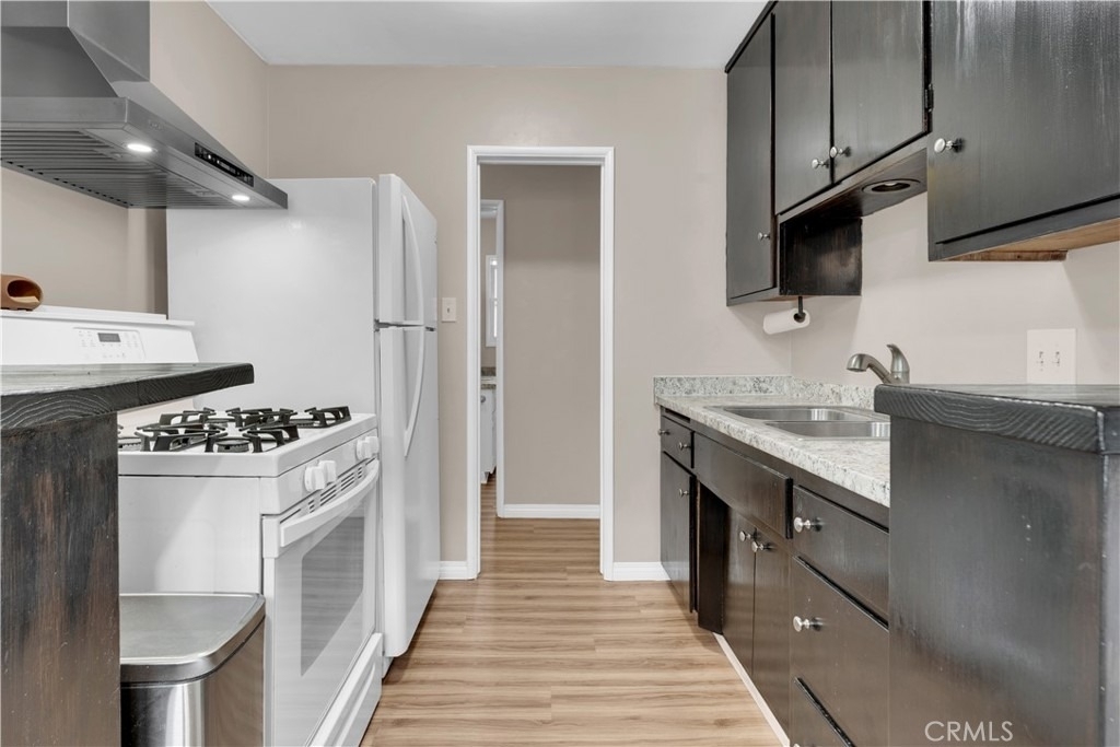 1250 E 1st Street - Photo 12