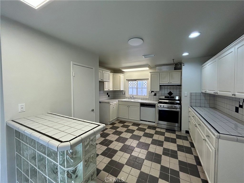 3132 Estado Street - Photo 11